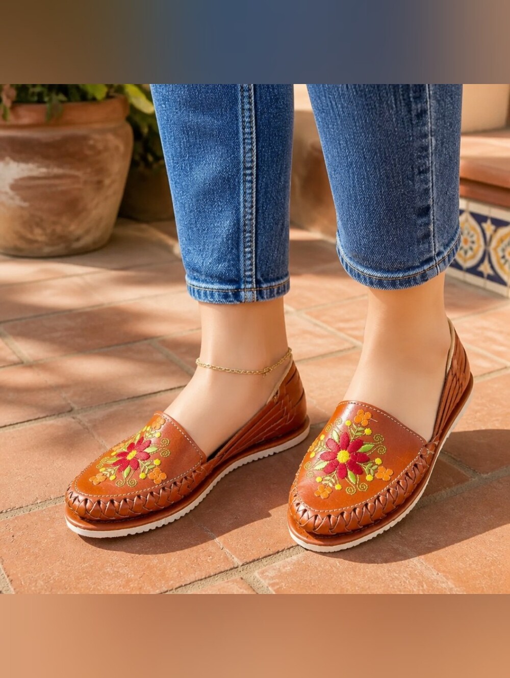 D' Santas Women's Brown Embroidered Leather Slip-On, New, Size 5 - Picture 4 of 5